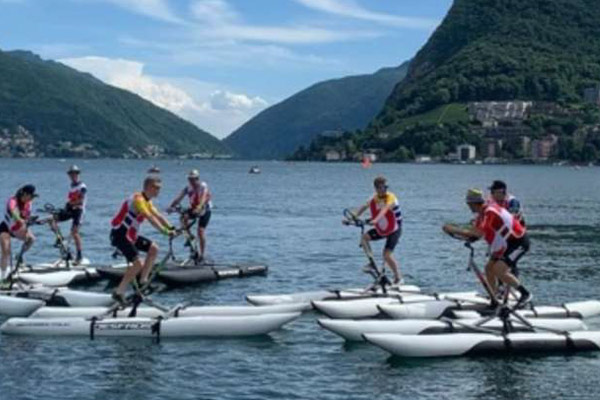 Il Water Bike è uno dei modi più originali per ammirare il Lago di Como da una nuova prospettiva.